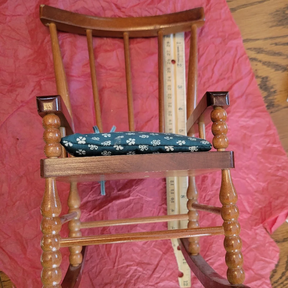 Patrica Brooks The Hamilton Collection 1992 Waiting for Santa Doll & Rocker
